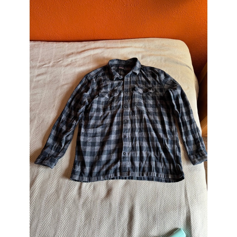 Patagonia Mens XL Fjord Flannel Shirt Organic Cotton Navy‎ Grey Plaid - Picture 6 of 8